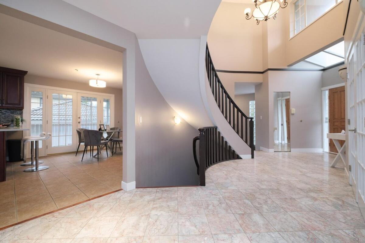 Spacious 4Br W Ensuites Mins To Downtown Yvr Ubc Ванкувер Экстерьер фото