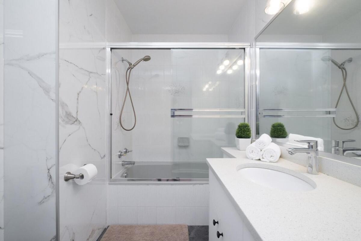 Spacious 4Br W Ensuites Mins To Downtown Yvr Ubc Ванкувер Экстерьер фото