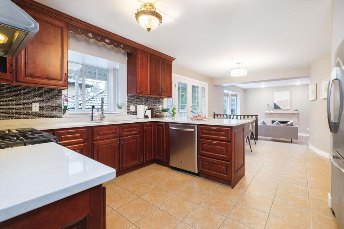 Spacious 4Br W Ensuites Mins To Downtown Yvr Ubc Ванкувер Экстерьер фото