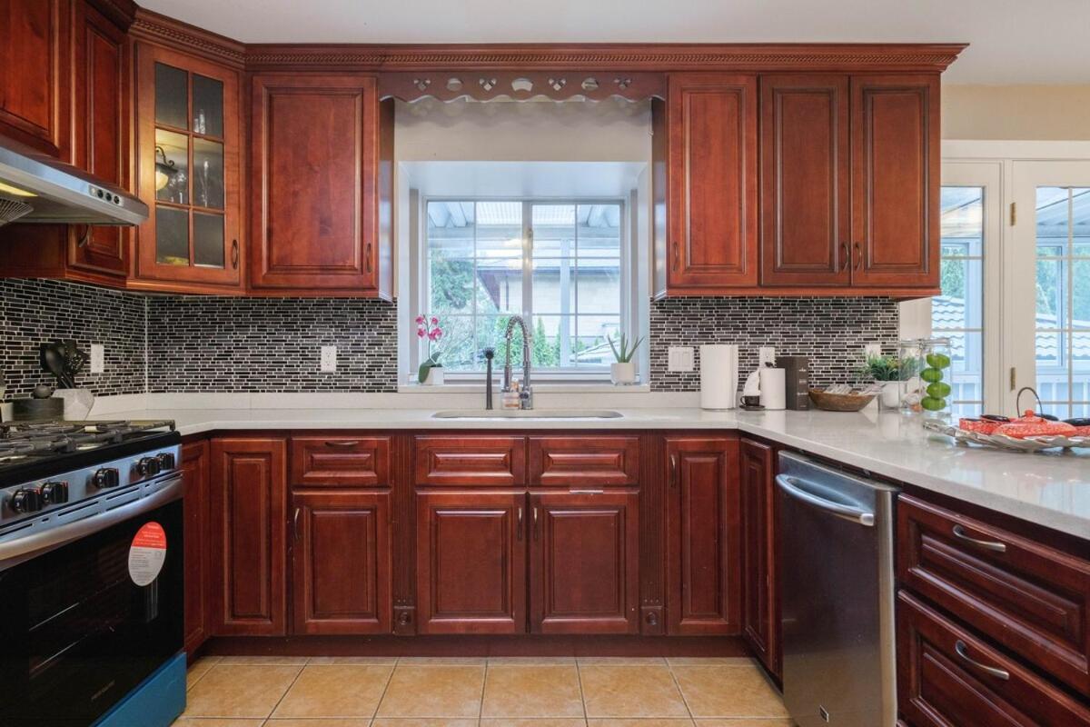 Spacious 4Br W Ensuites Mins To Downtown Yvr Ubc Ванкувер Экстерьер фото